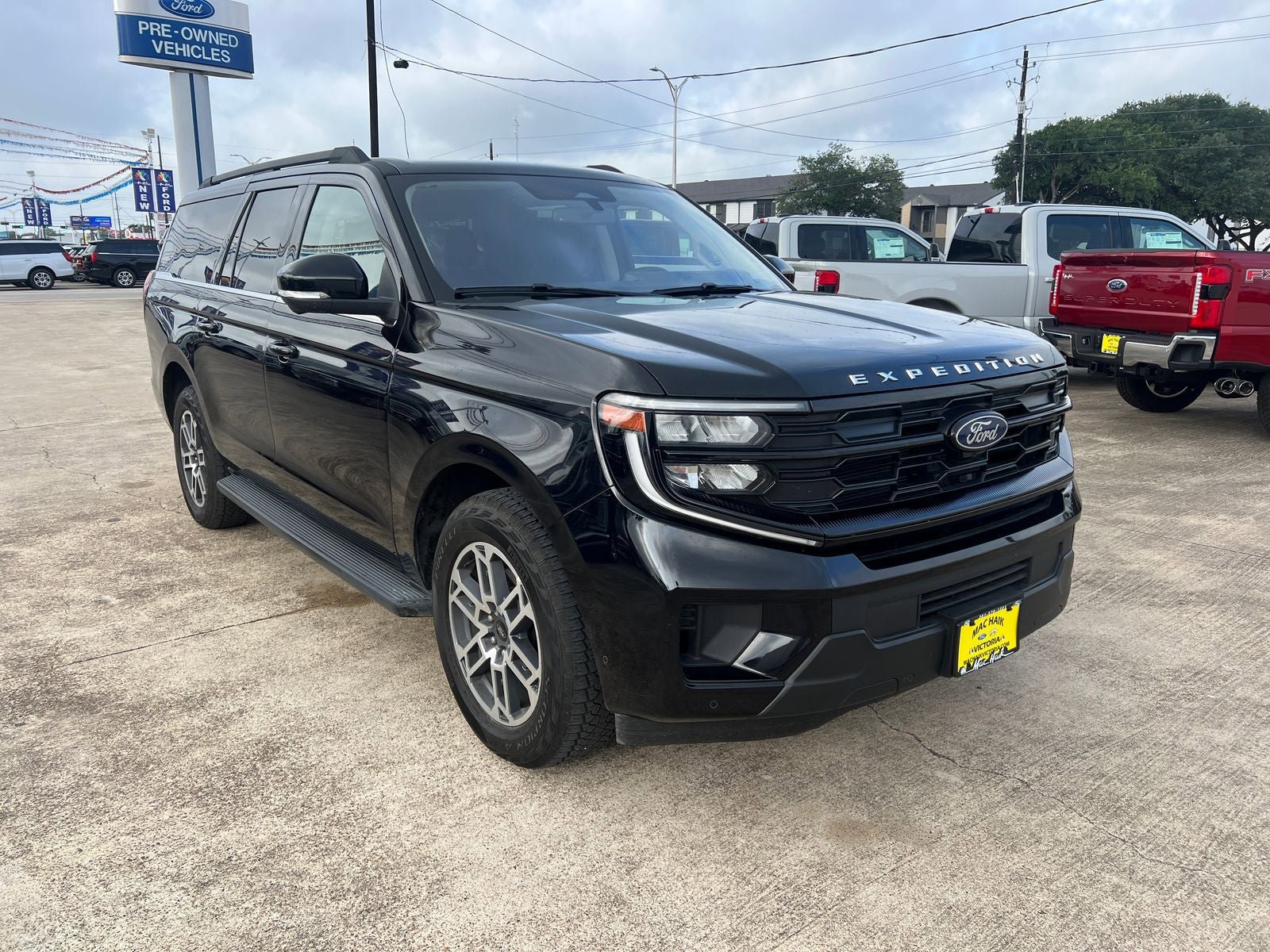 Used 2025 Ford Expedition Max Active AWD/4WD image 1