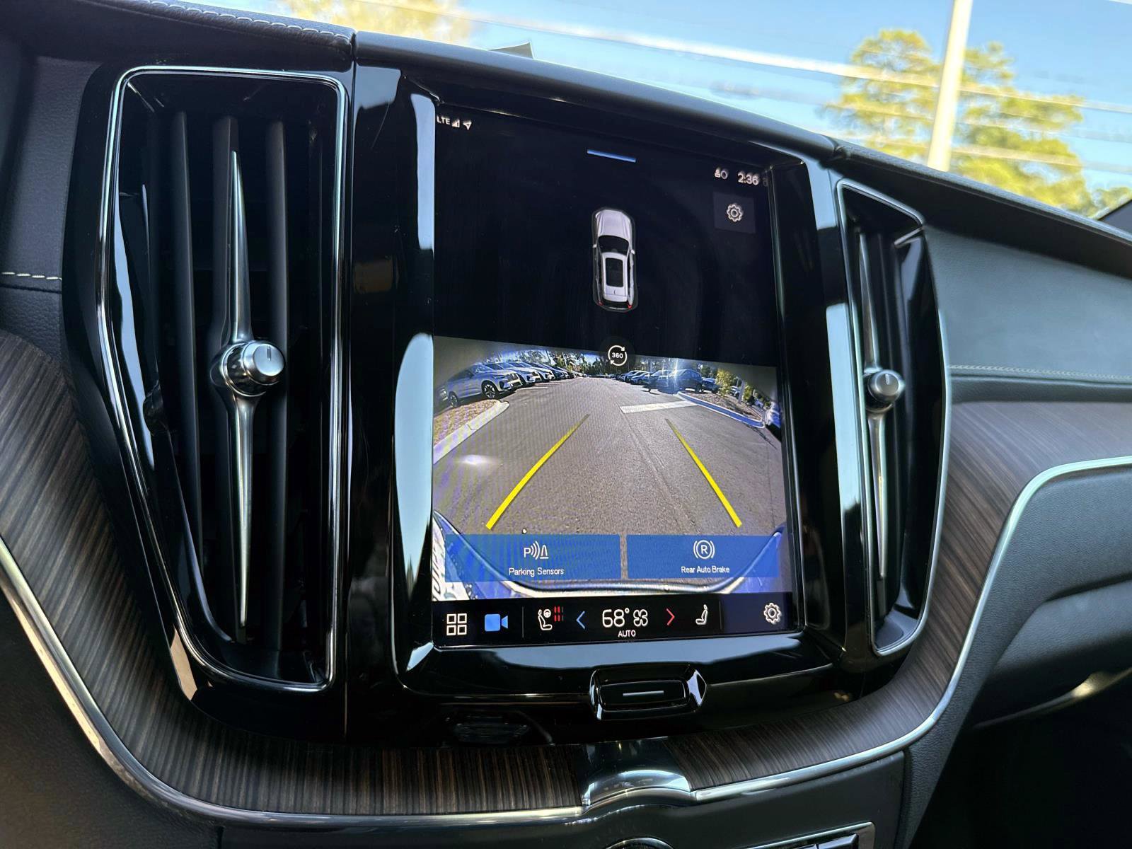 Used 2022 Volvo XC60 B5 Inscription w/ Advanced Package image 29