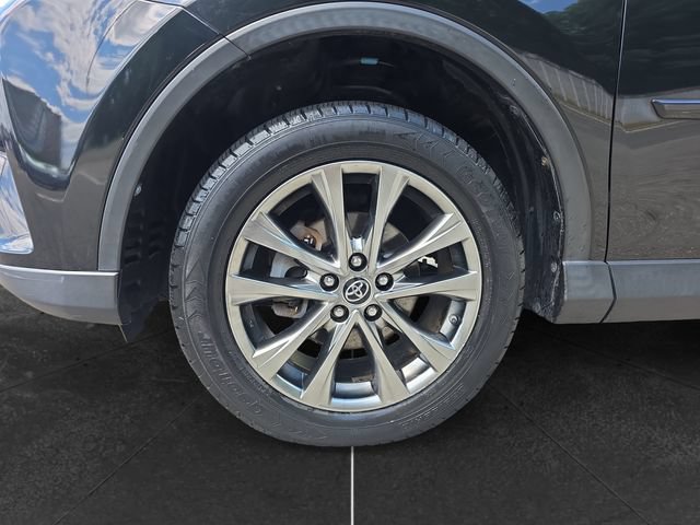 Used 2018 Toyota RAV4 Limited AWD/4WD image 9