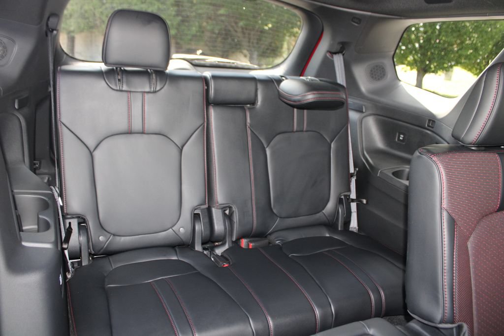 Certified 2025 Honda Pilot Black Edition image 15