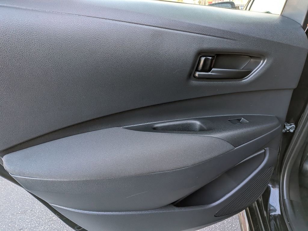 Used 2025 Toyota Corolla LE image 24