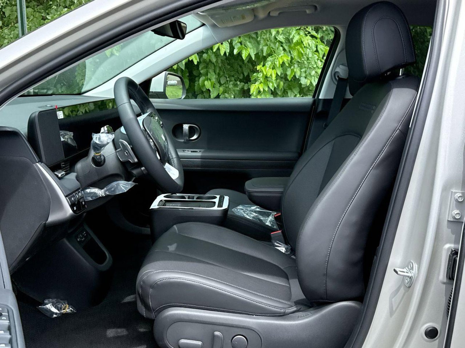 New 2025 Hyundai Ioniq 5 SEL image 13