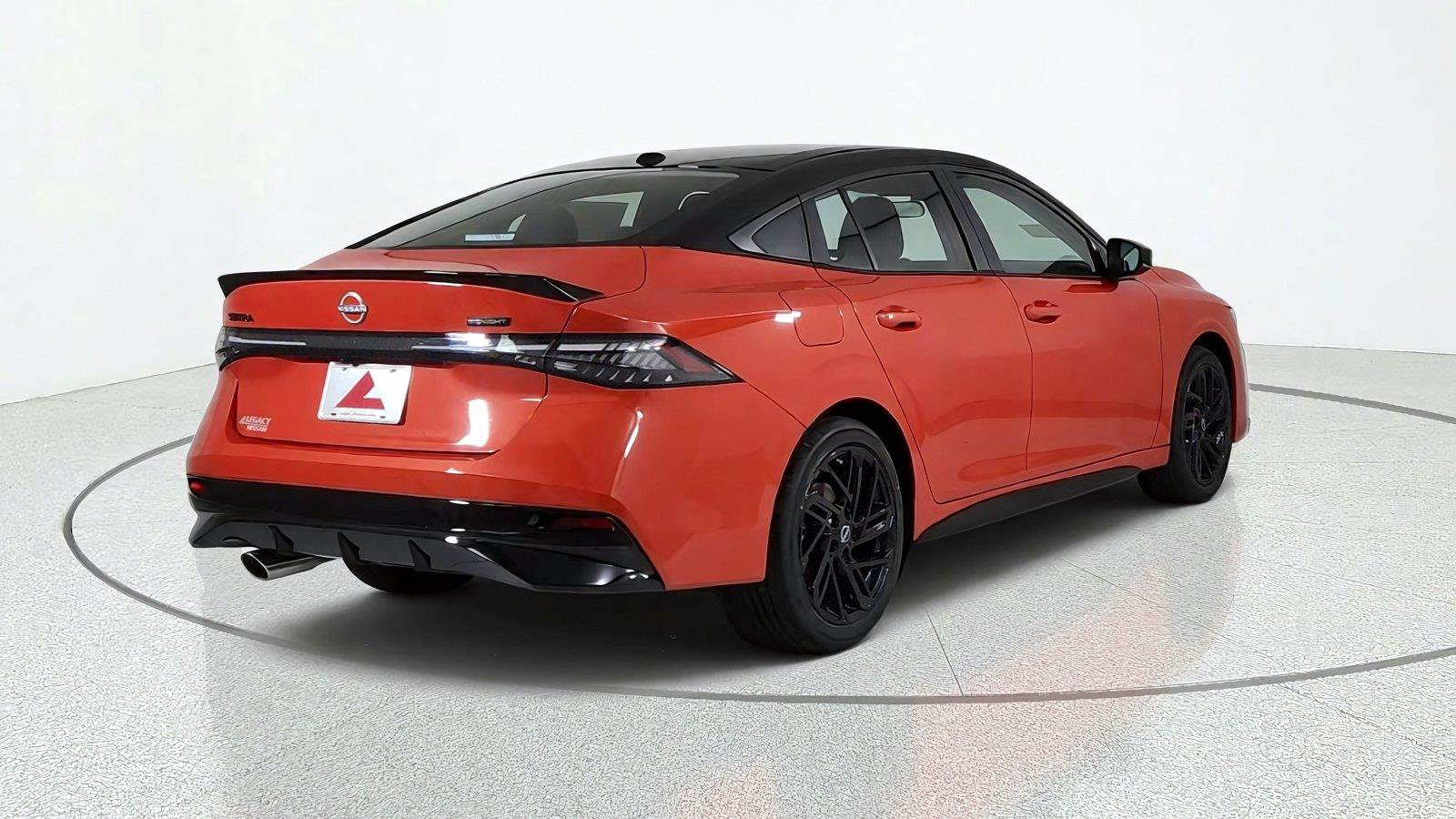 New 2027 Nissan Sentra SR w/ SR All Weather Package FWD image 6