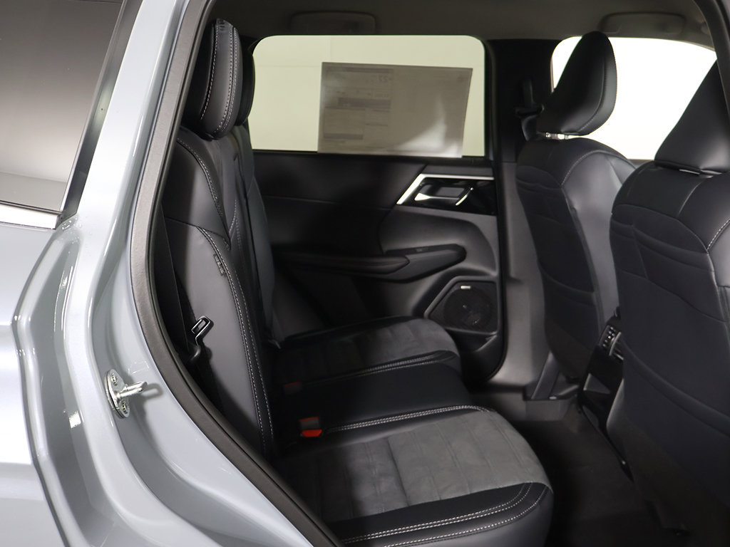New 2026 Mitsubishi Outlander SE AWD/4WD image 31