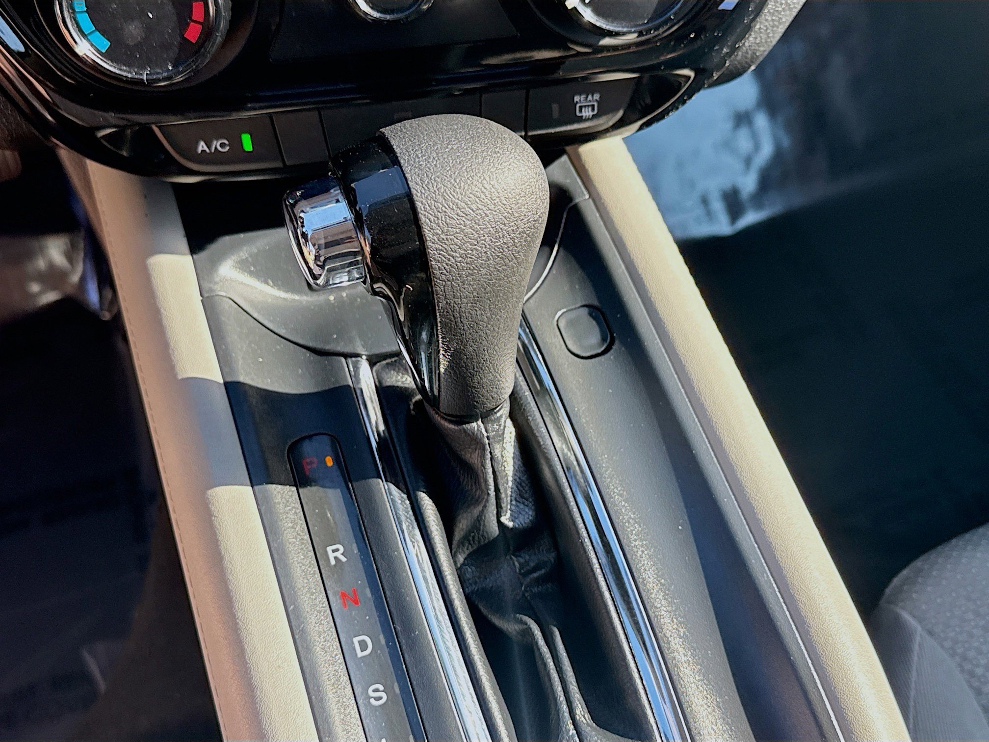 Used 2022 Honda HR-V LX image 15