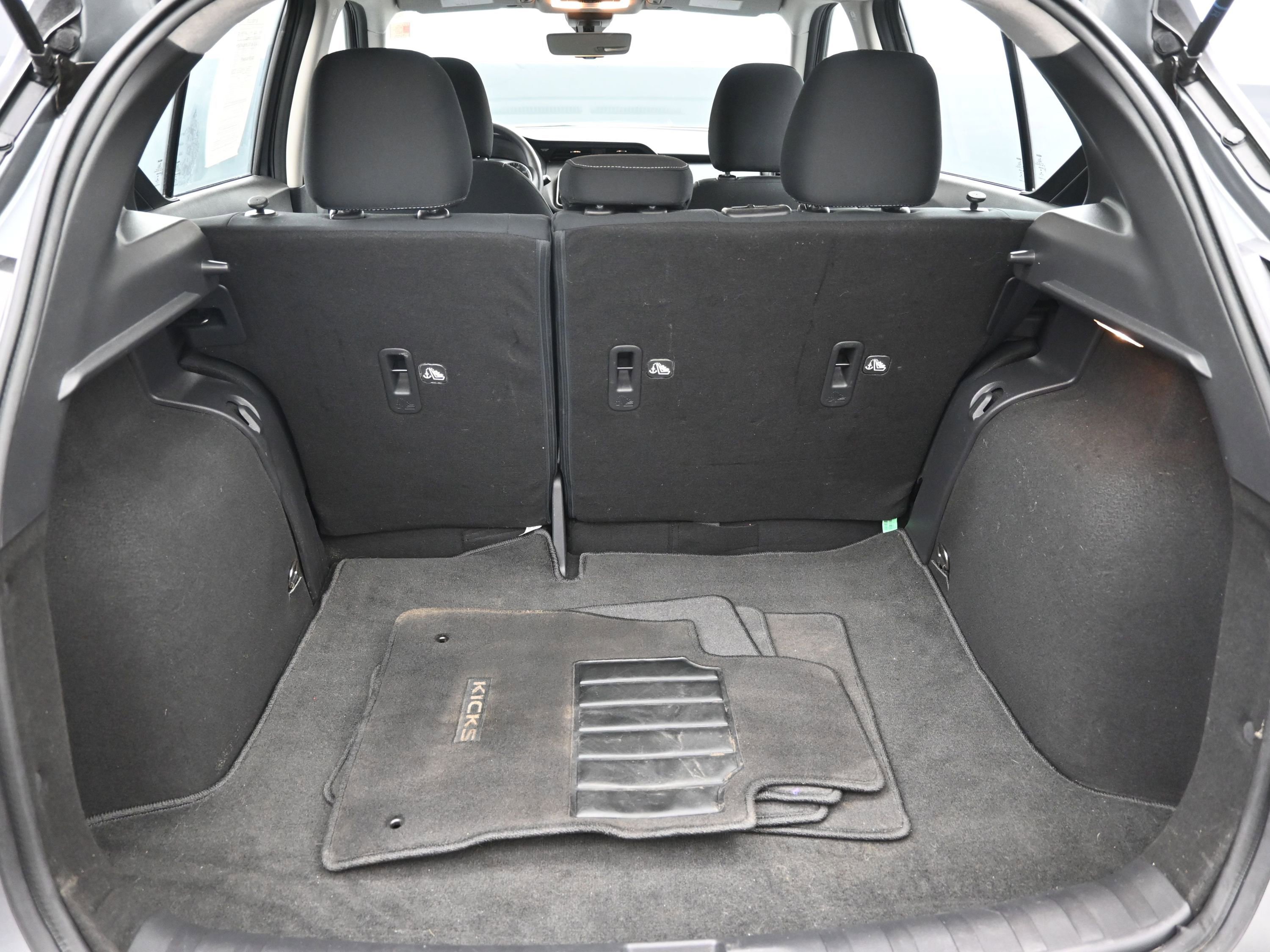 Used 2022 Nissan Kicks S w/ Interior Electronics Package FWD image 23