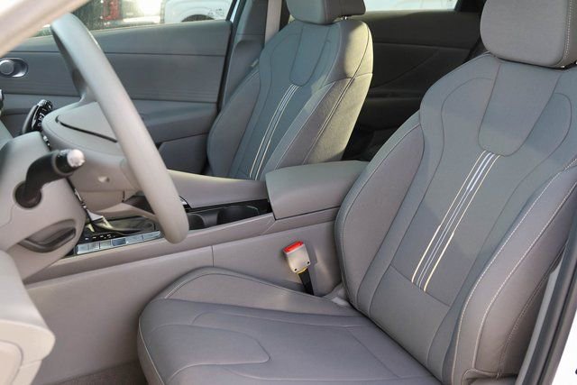 New 2026 Hyundai Elantra Blue image 10