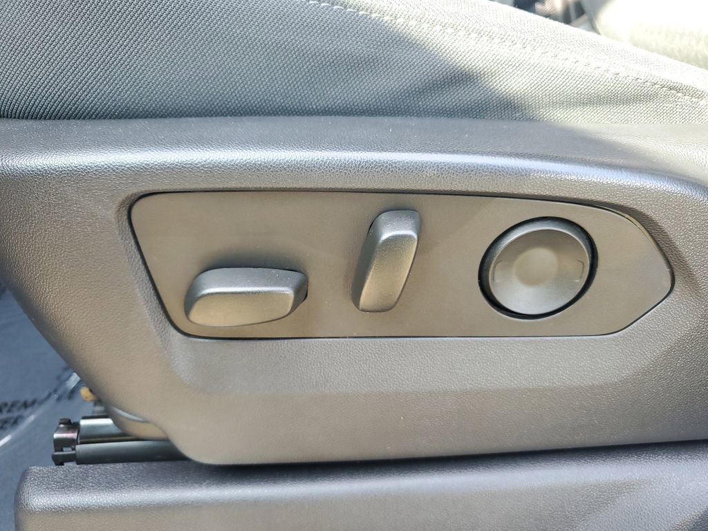 Used 2025 Chevrolet Silverado 1500 LT image 21