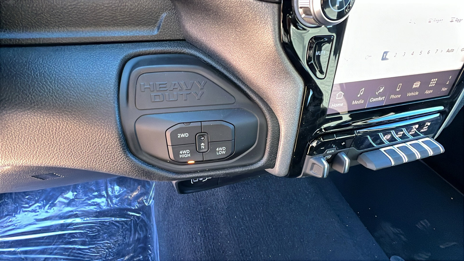 New 2026 RAM 2500 Tradesman AWD/4WD image 25