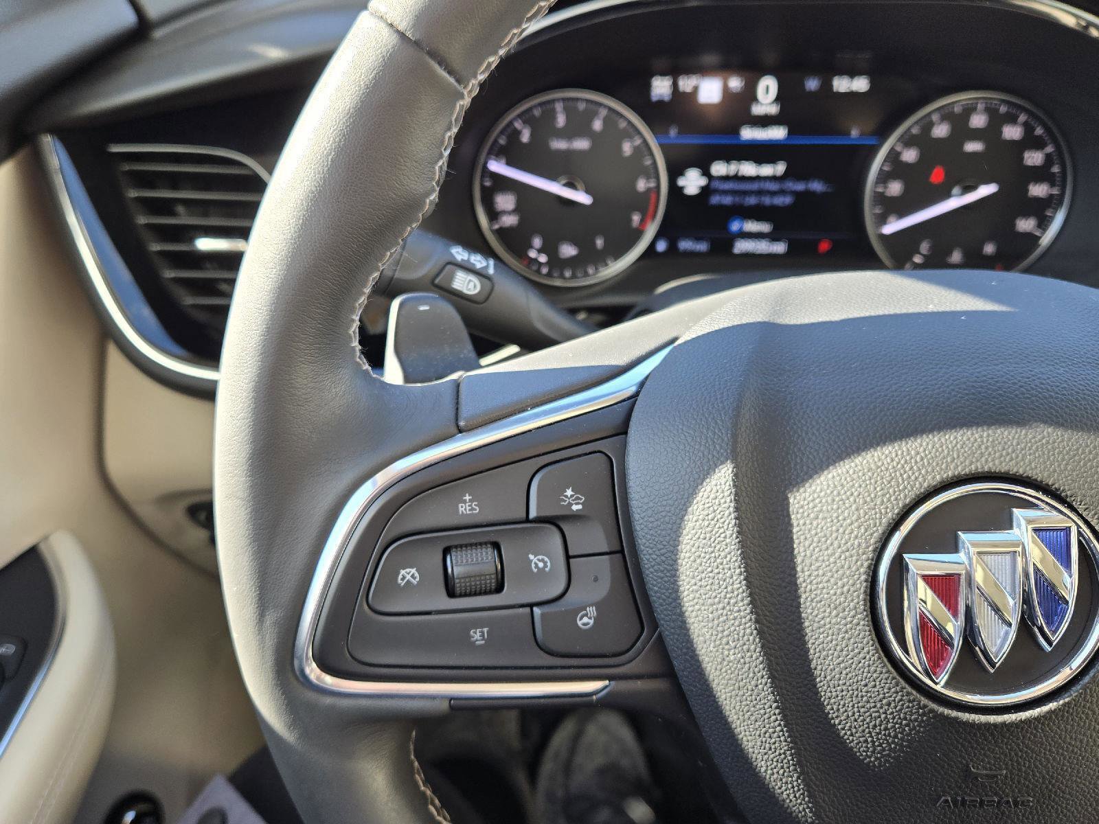 Used 2023 Buick Envision Avenir image 31