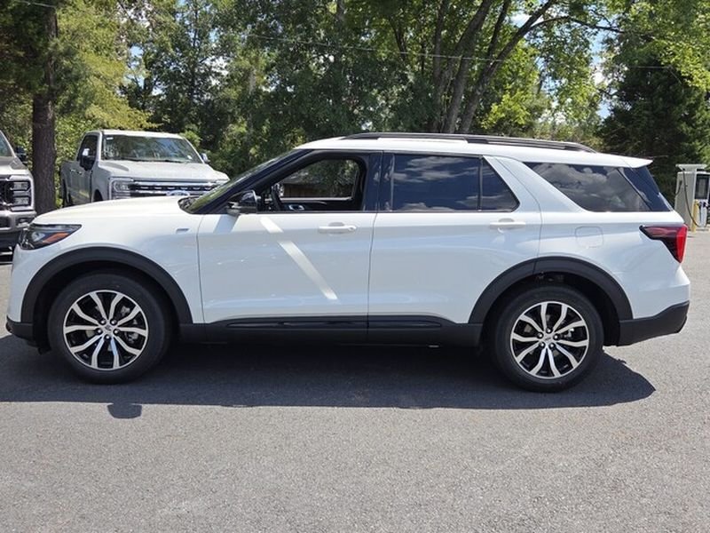 New 2027 Ford Explorer ST-Line w/ Premium Package RWD image 5