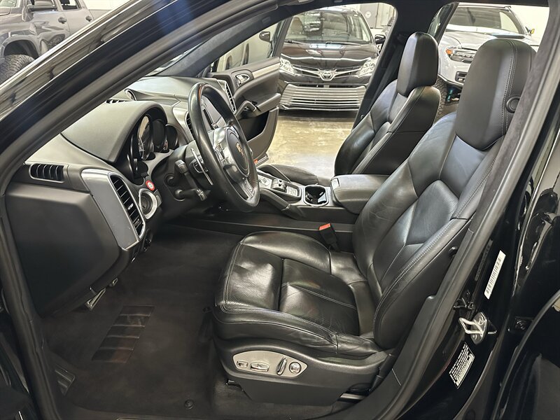 Used 2013 Porsche Cayenne GTS AWD/4WD image 10