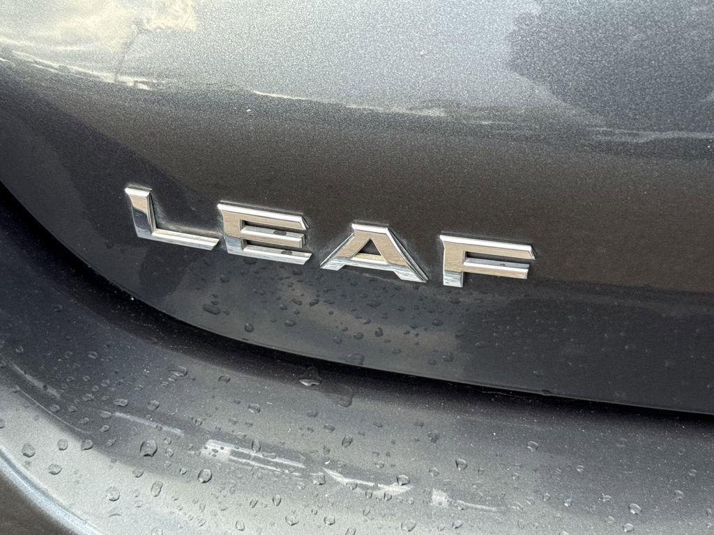 Used 2013 Nissan Leaf SL w/ Premium Pkg image 12