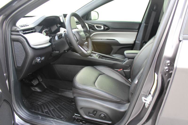 Used 2024 Jeep Compass Limited AWD/4WD image 9