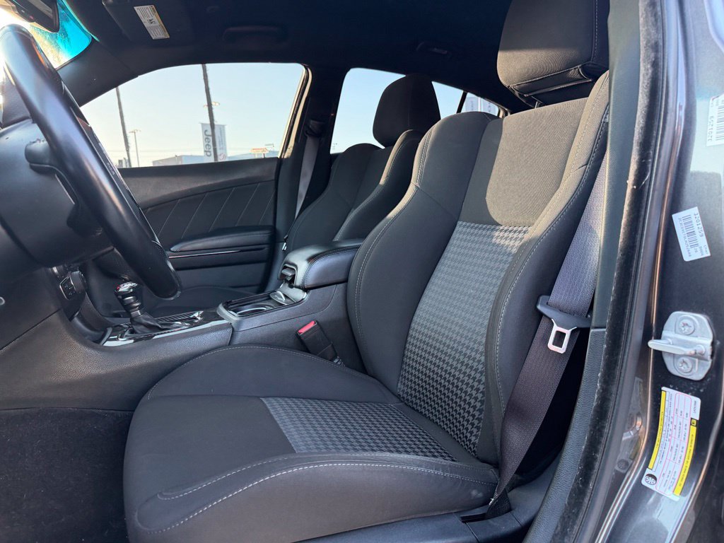 Used 2020 Dodge Charger R/T w/ Blacktop Package RWD image 4
