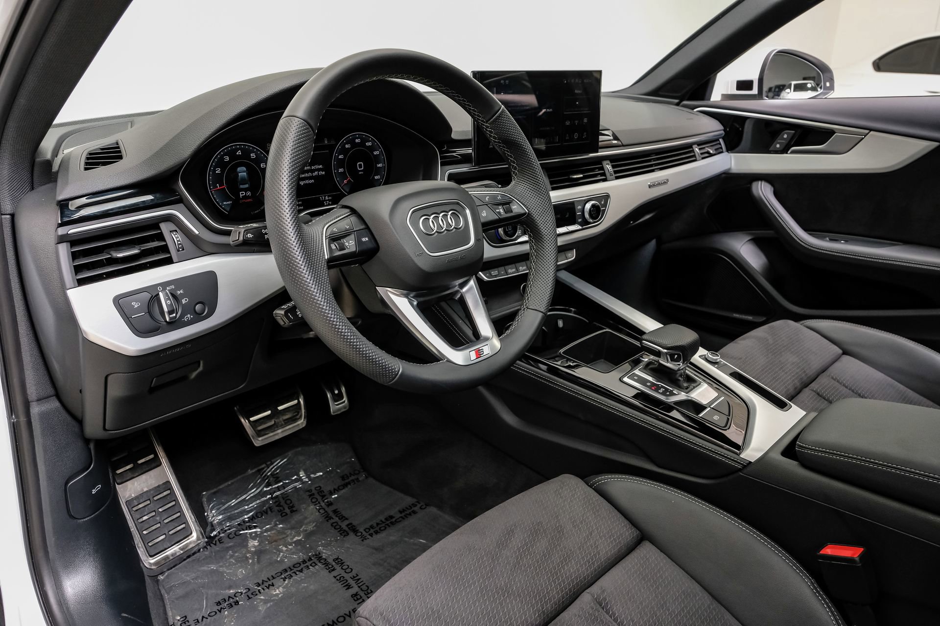 Used 2024 Audi A4 2.0T Premium Plus w/ Premium Plus Package image 3