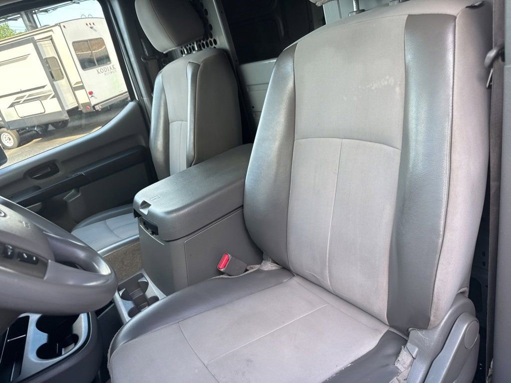 Used 2018 Nissan NV 3500 SV image 4