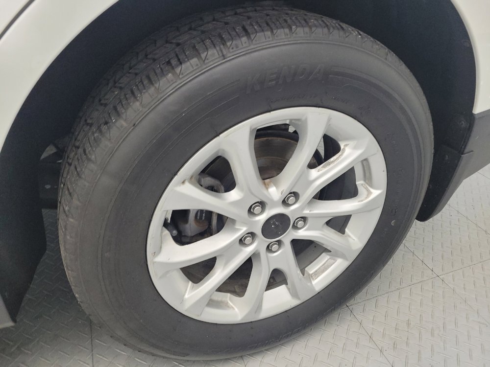 Used 2019 Chevrolet Equinox LT w/ Driver Convenience Package FWD image 31