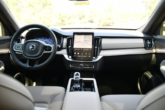 New 2026 Volvo XC90 B6 Plus w/ Protection Package AWD/4WD image 19