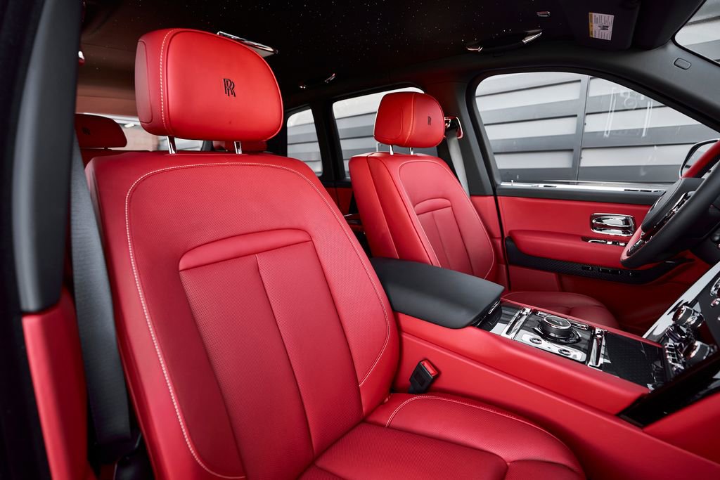 Used 2025 Rolls-Royce Cullinan Black Badge AWD/4WD image 43