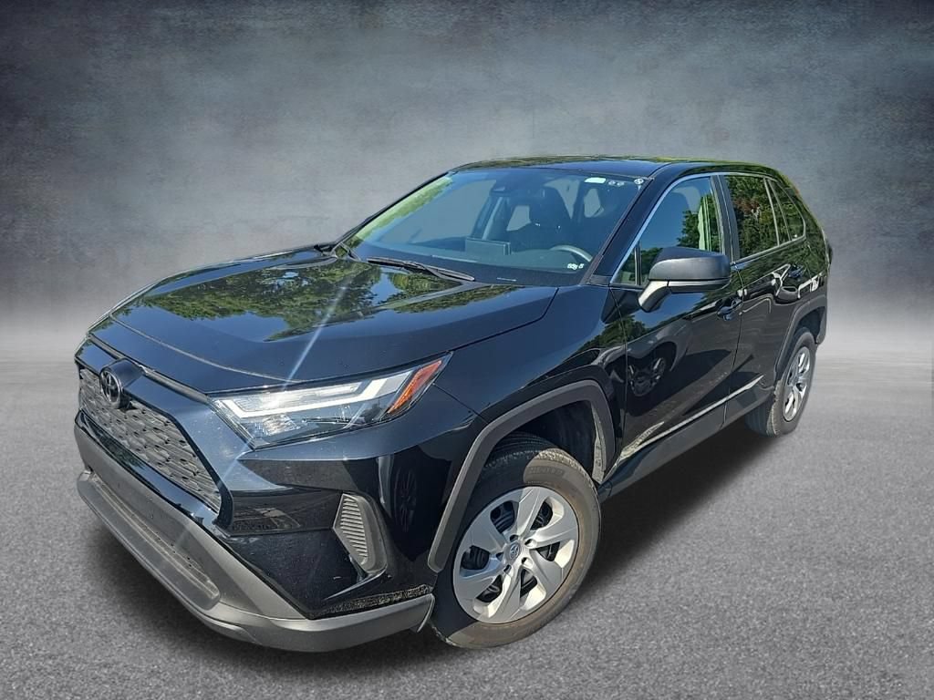 Used 2025 Toyota RAV4 LE AWD/4WD image 3