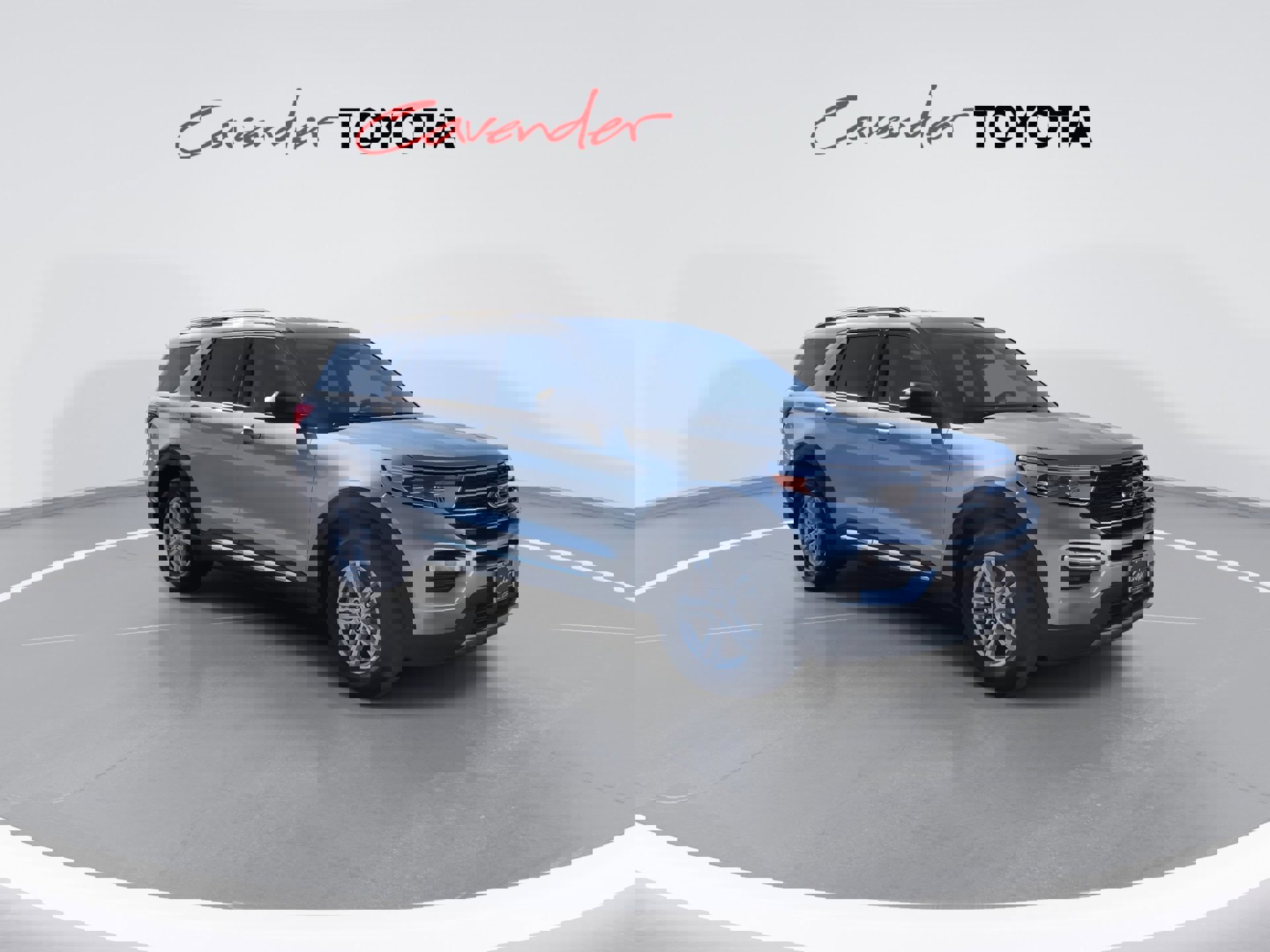 Used 2024 Ford Explorer XLT w/ Equipment Group 202A image 2