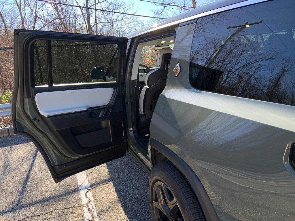 Used 2023 Rivian R1S Launch Edition image 15