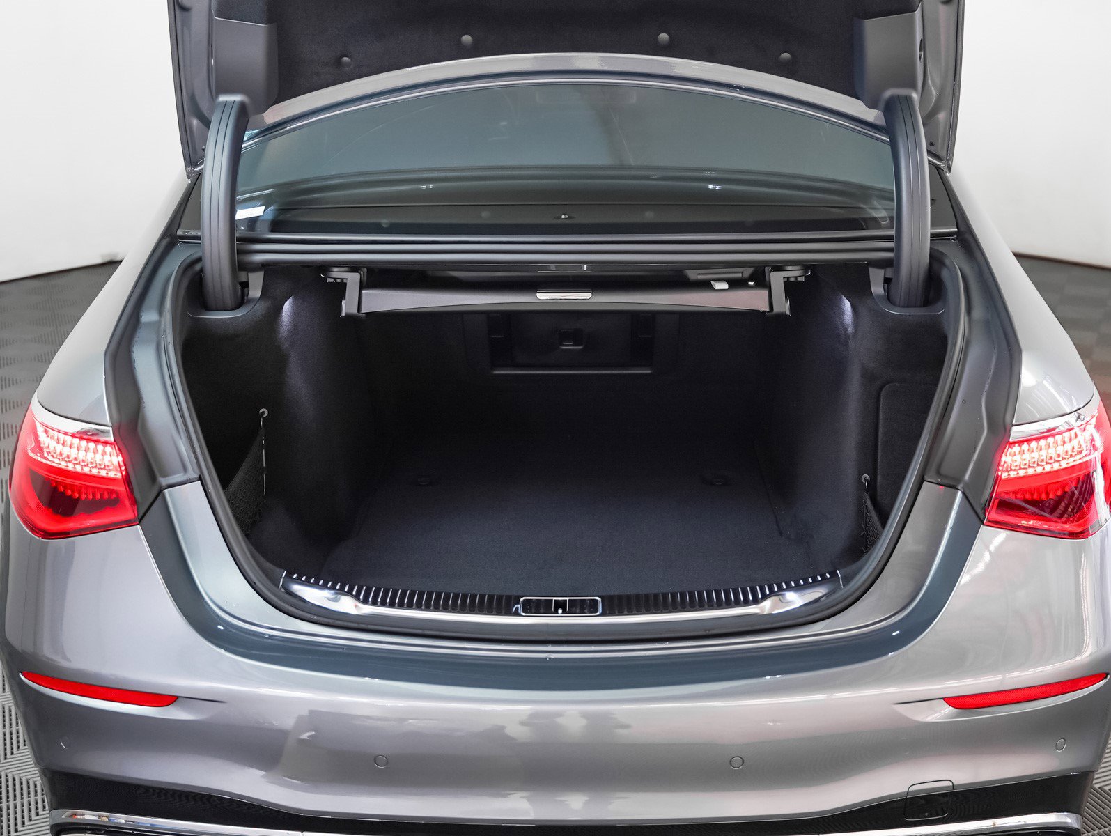 New 2026 Mercedes-Benz S 580 4MATIC Sedan image 11