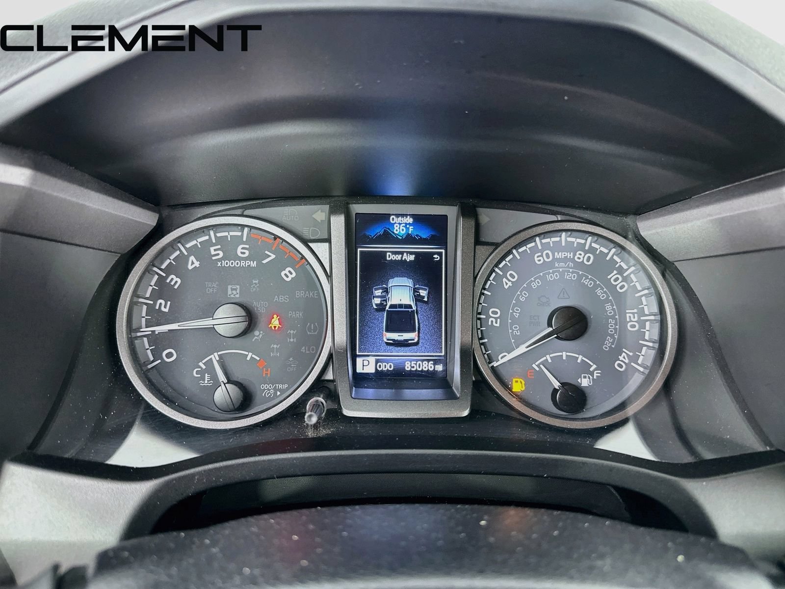 Used 2022 Toyota Tacoma TRD Sport AWD/4WD image 18