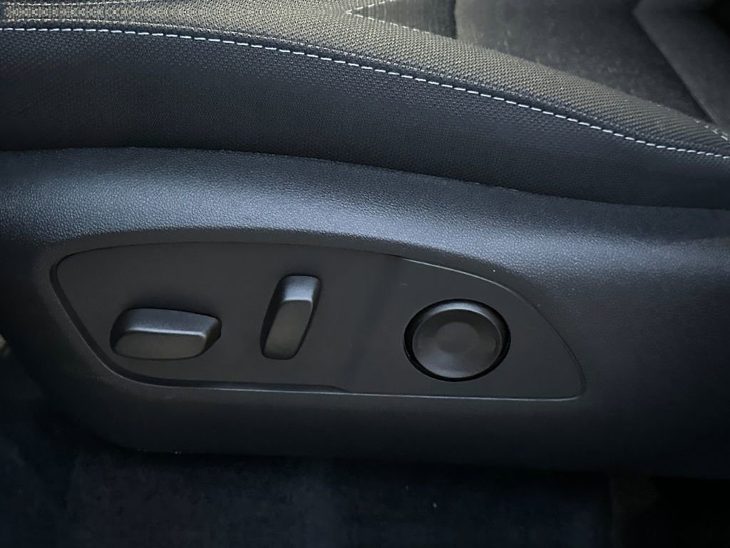 New 2026 Chevrolet Traverse LT image 10