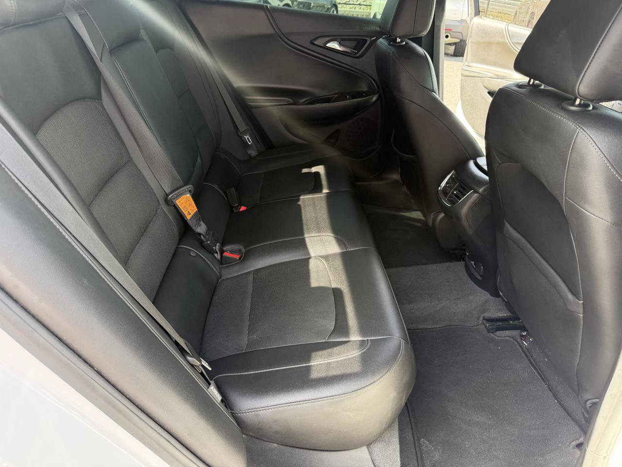Used 2019 Chevrolet Malibu Premier FWD image 14