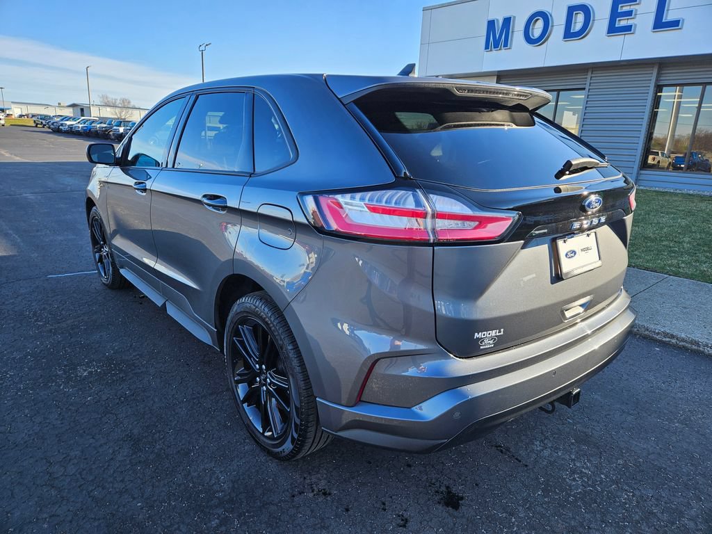 Used 2023 Ford Edge ST-Line w/ Class II Trailer Tow Package AWD/4WD image 8