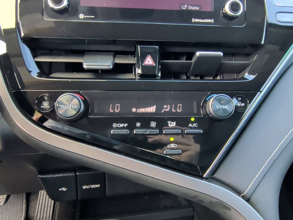 Used 2022 Toyota Camry SE FWD image 25