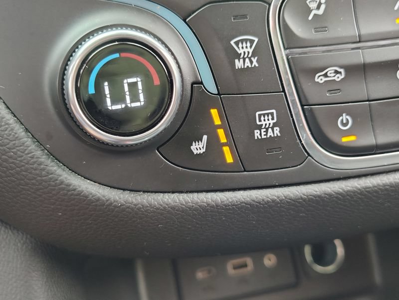 Used 2024 Chevrolet Equinox LT AWD/4WD image 33