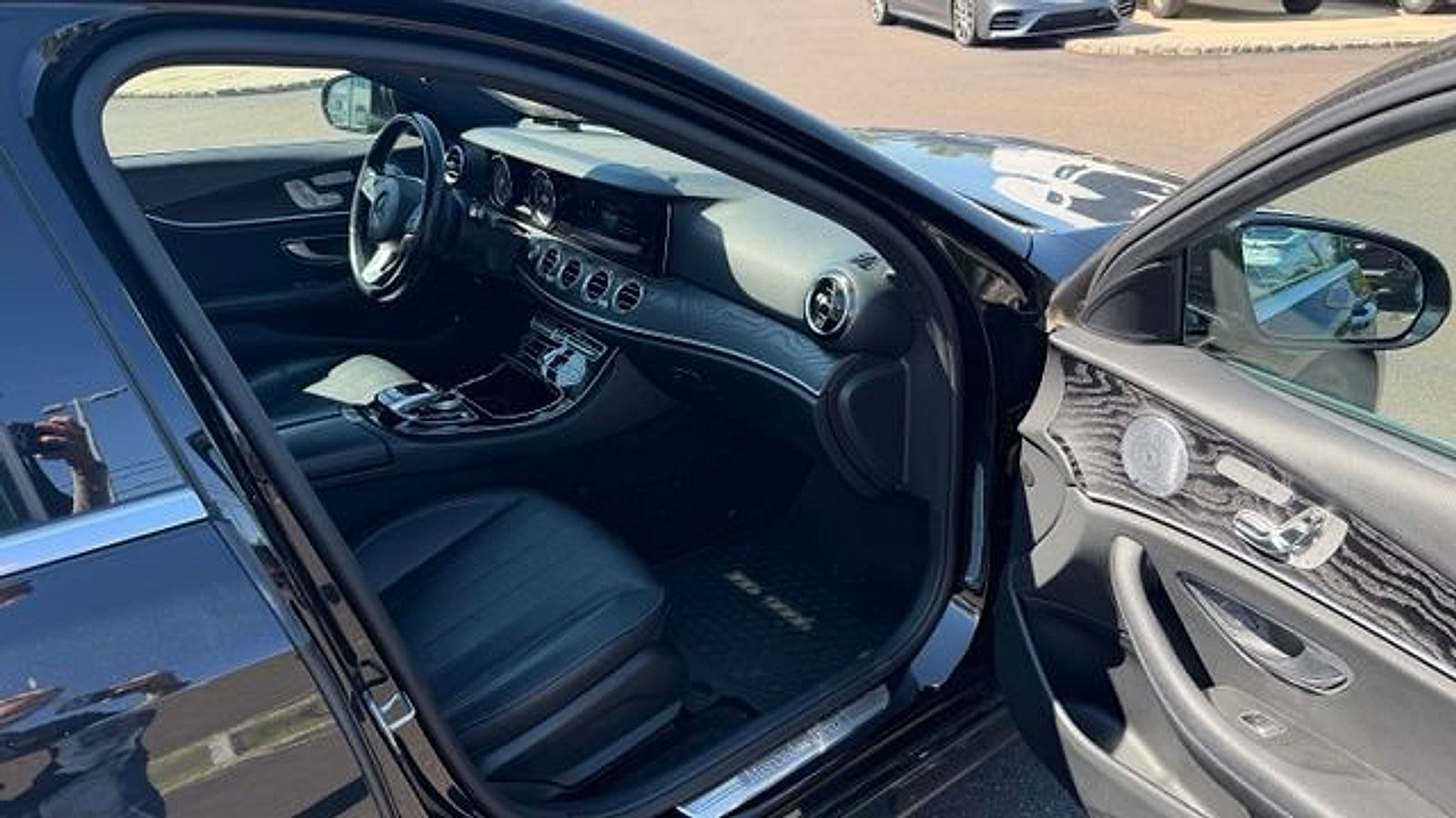 Certified 2017 Mercedes-Benz E 300 4MATIC image 10