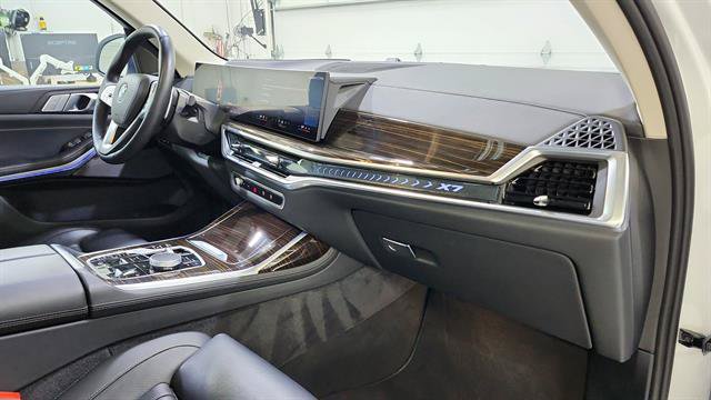 Used 2026 BMW X7 xDrive40i AWD/4WD image 26
