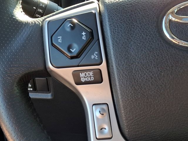 Used 2020 Toyota 4Runner SR5 Premium w/ Moonroof Package AWD/4WD image 24
