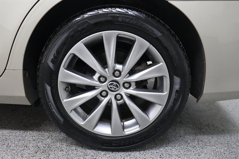 Used 2015 Toyota Camry XLE FWD image 31