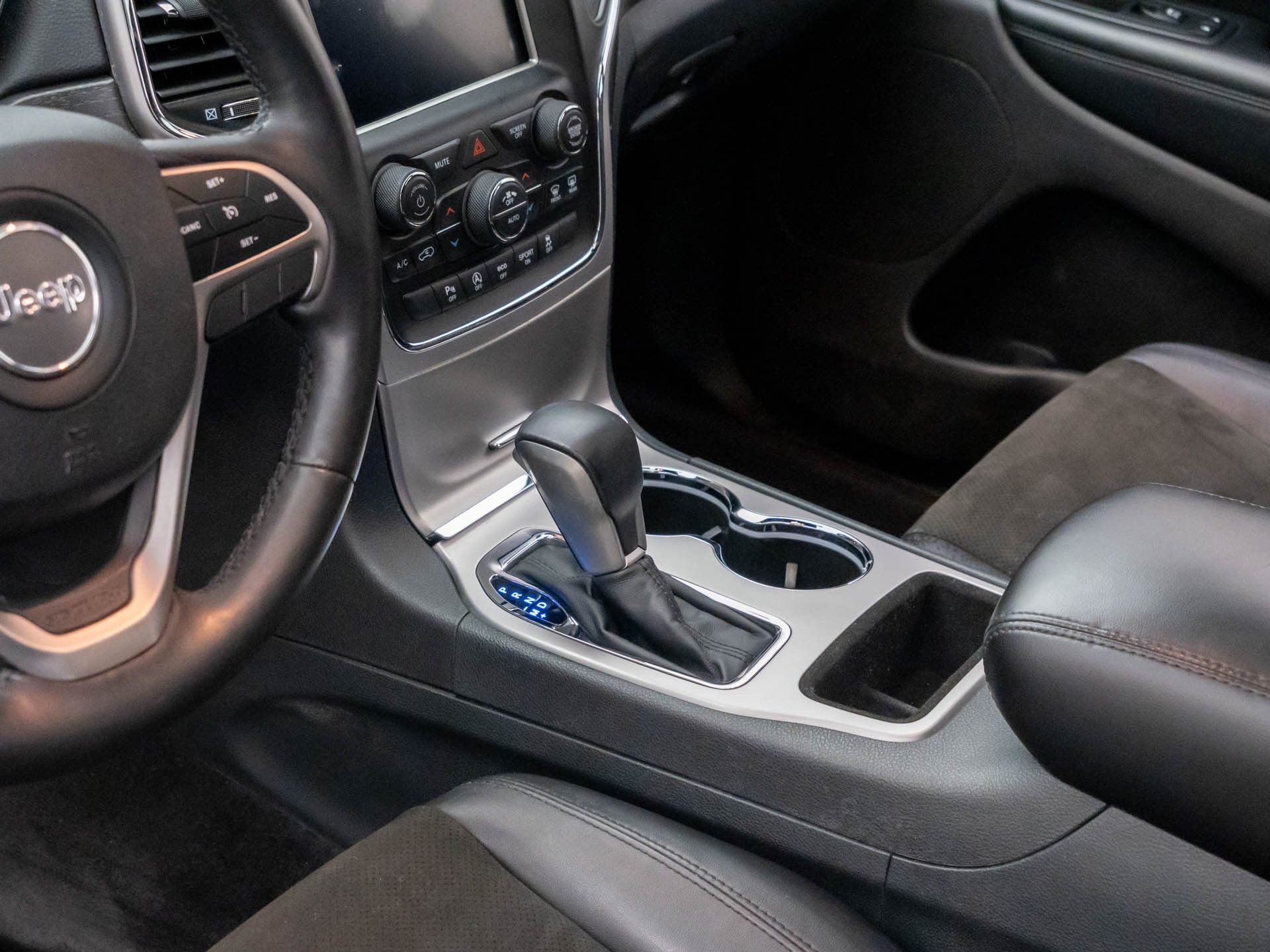 Used 2018 Jeep Grand Cherokee Altitude AWD/4WD image 13
