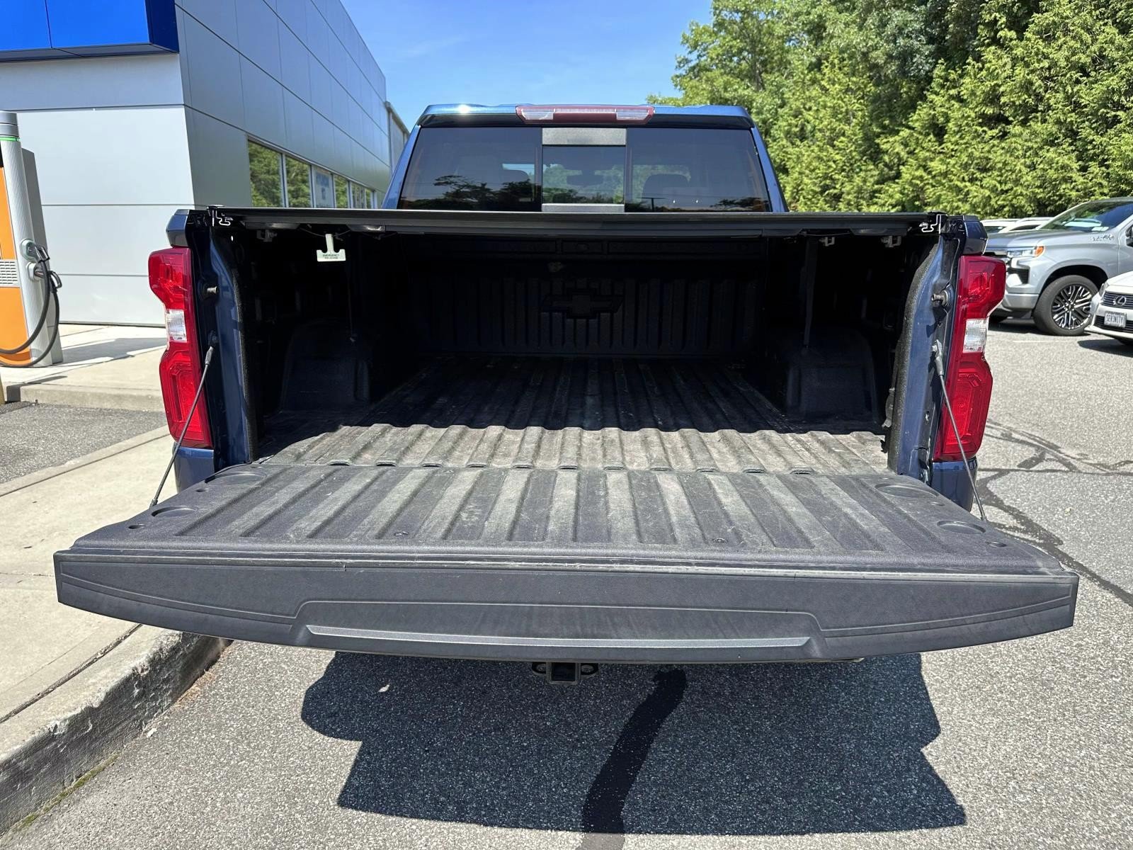 Used 2021 Chevrolet Silverado 1500 LT Trail Boss w/ Convenience Package II AWD/4WD image 7