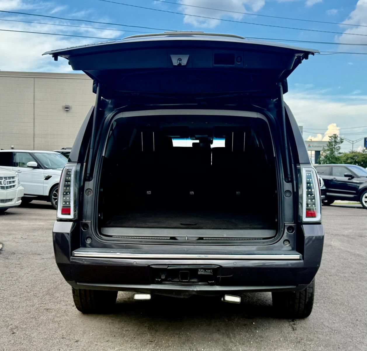 Used 2017 GMC Yukon XL Denali AWD/4WD image 4