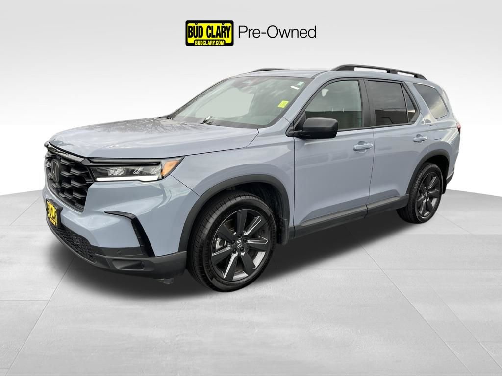 Used 2025 Honda Pilot Sport image 1