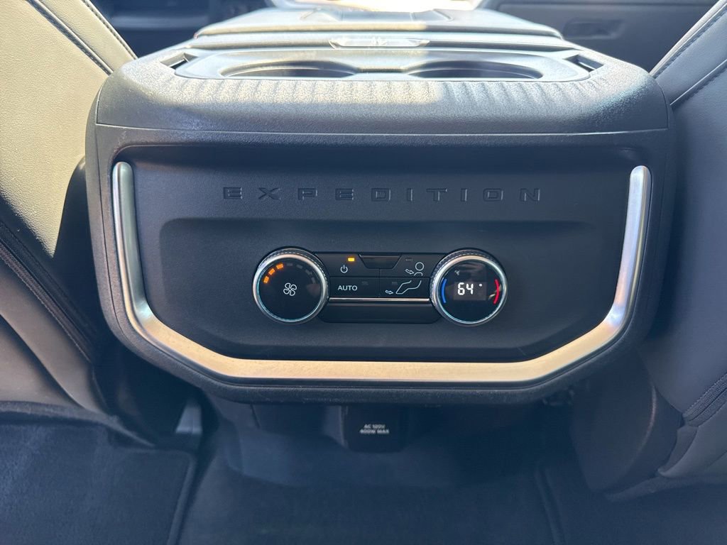 Used 2025 Ford Expedition Active AWD/4WD image 14