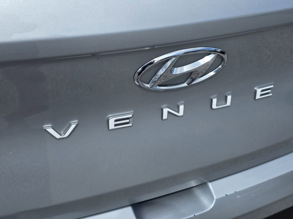 Used 2023 Hyundai Venue SEL FWD image 8