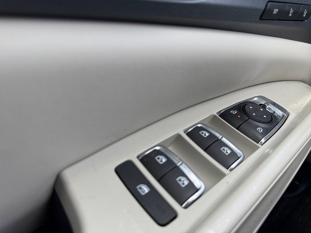 New 2026 Kia Carnival EX FWD image 28