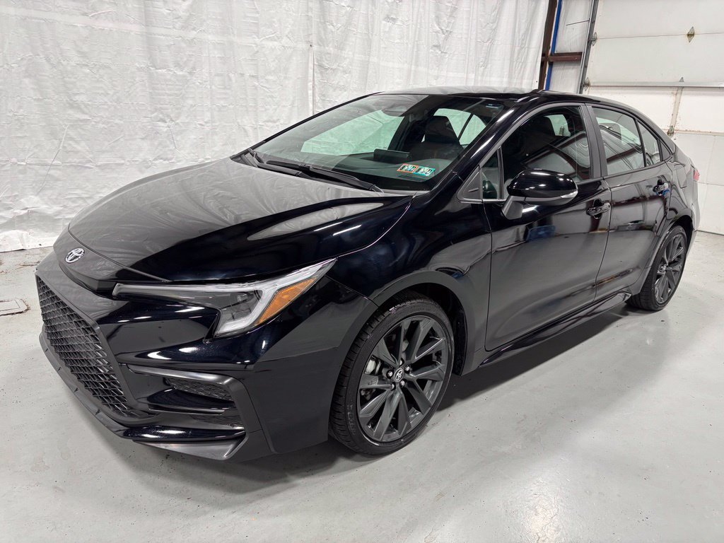 Used 2026 Toyota Corolla SE FWD image 3