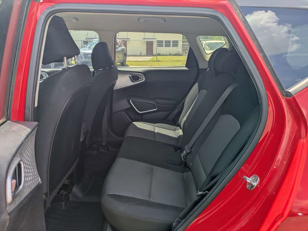 Used 2022 Kia Soul LX FWD image 13