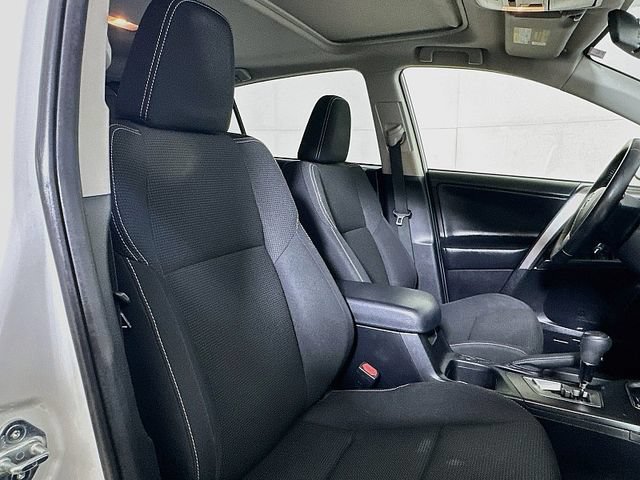 Used 2018 Toyota RAV4 XLE w/ Plus Extra Value Package AWD/4WD image 29