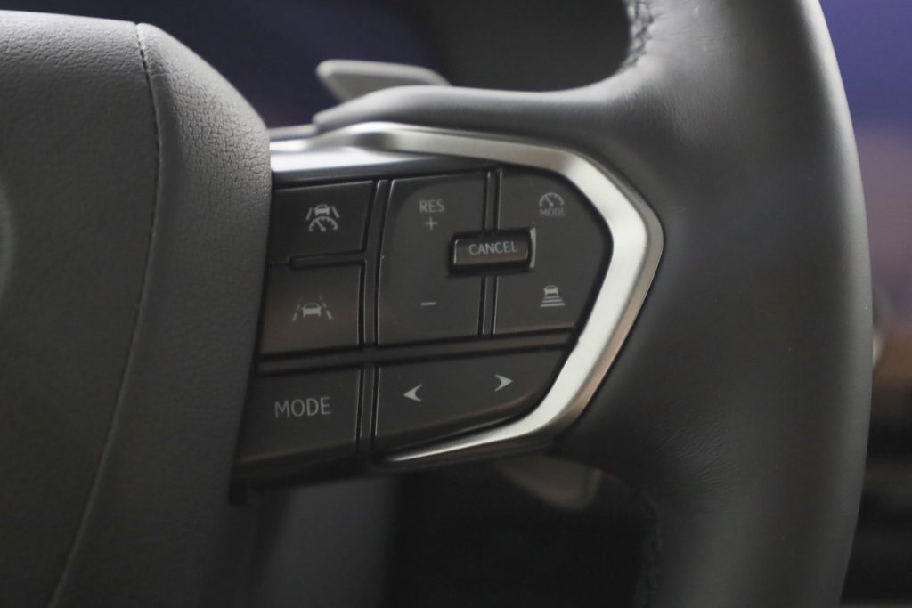 Used 2025 Lexus GX 550 w/ Accessory Package (2T) image 27