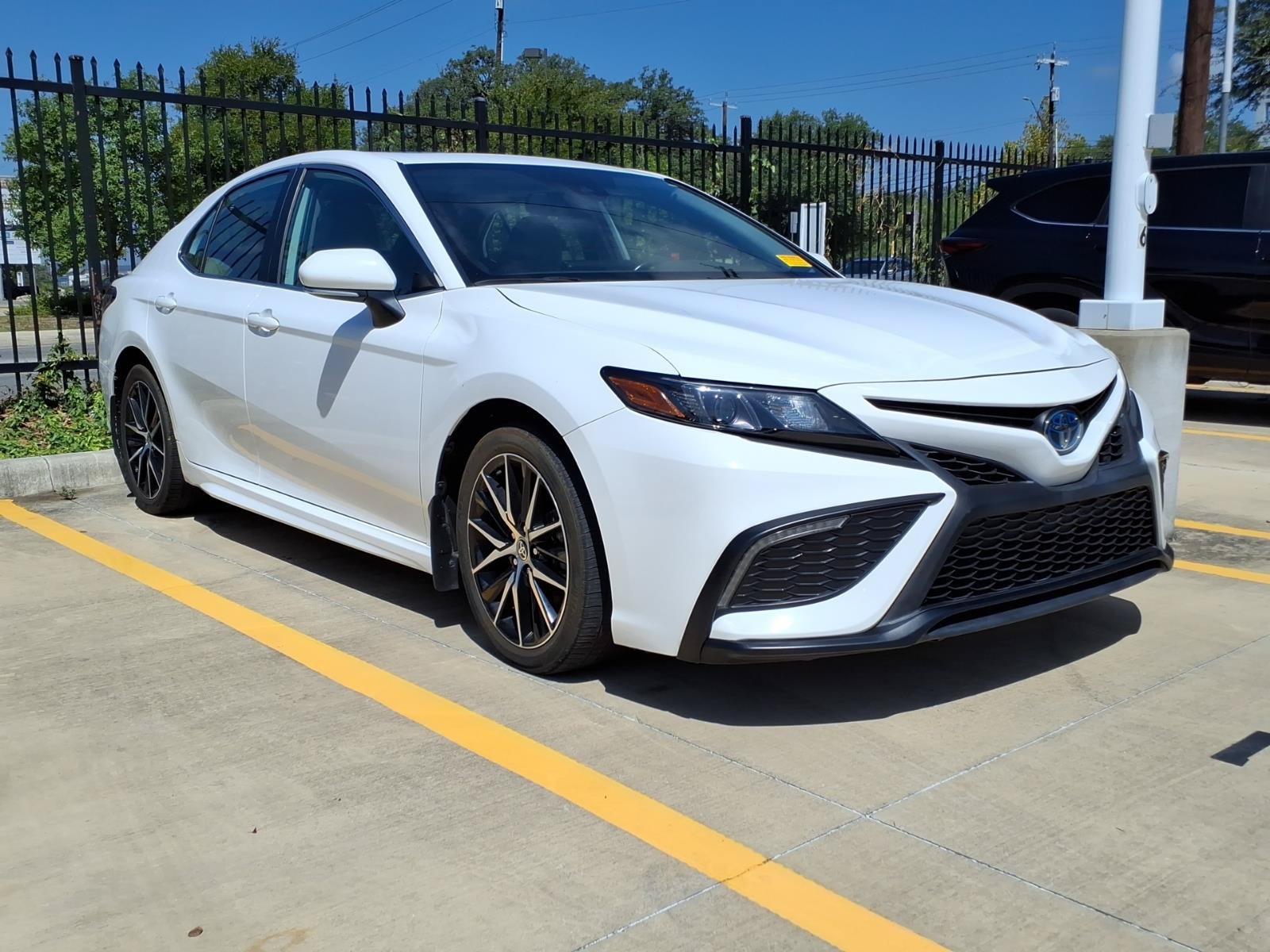 Certified 2024 Toyota Camry SE w/ Audio Upgrade Package FWD image 3